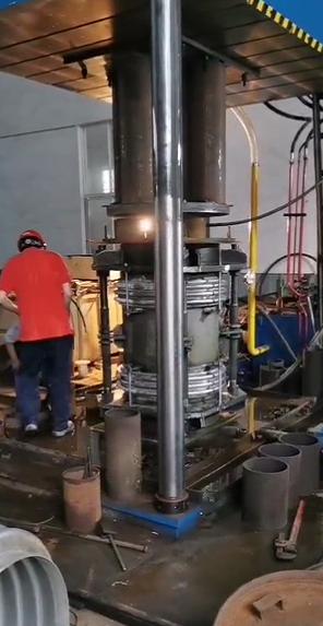 北京華科中能 ——內蒙古上都發電公司大拉桿補償器試壓實驗,波紋補償器